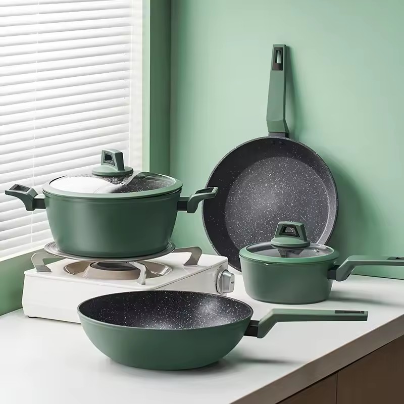 Anpassade köksredskap set aluminiumkeramik matlagning stock gryta stekpanna kastrull set